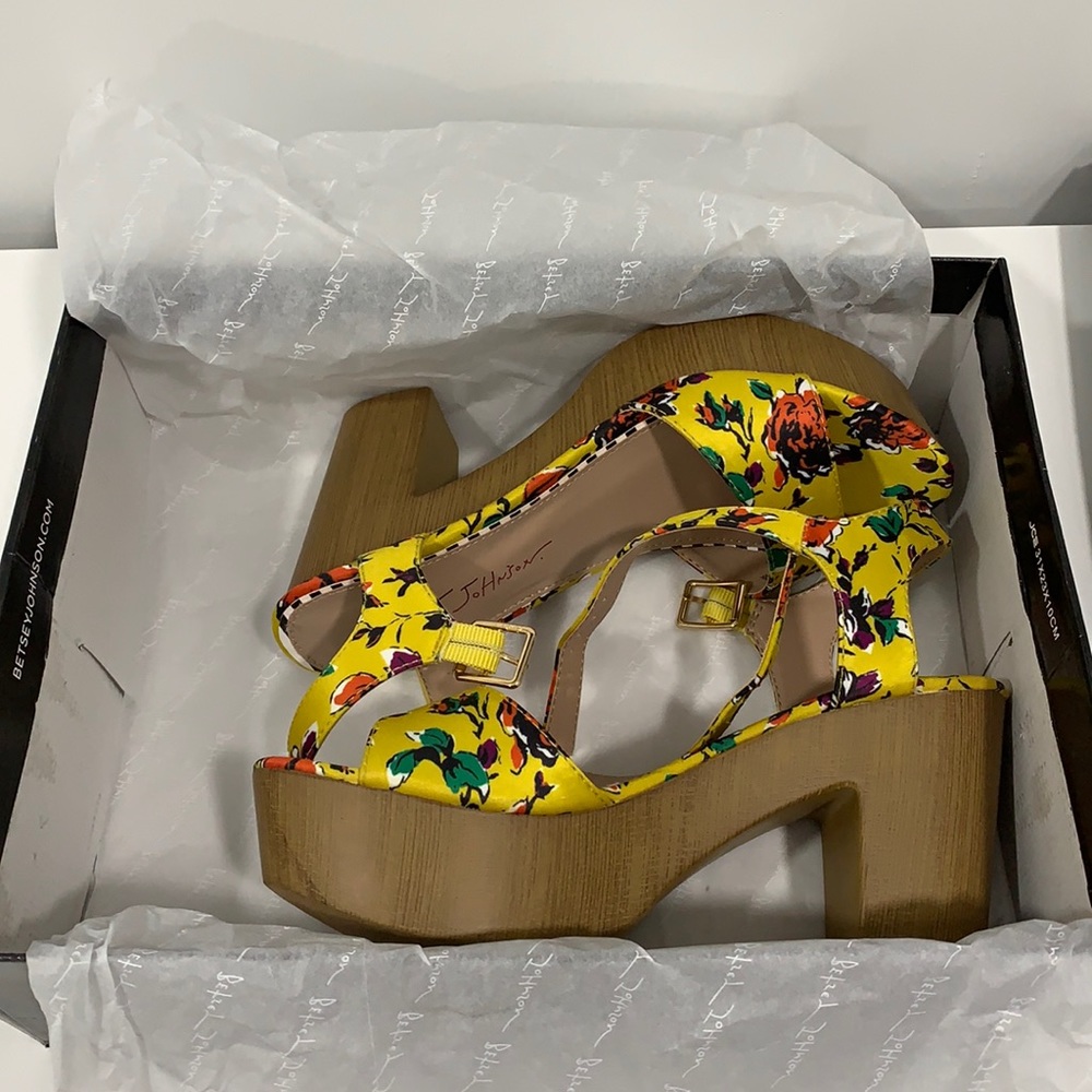 Betsy Johnson Penn Floral Platform Sandals